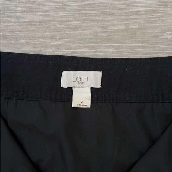 Loft floral embroidered black zipper front denim mini-skirt size 4 - Picture 5 of 7